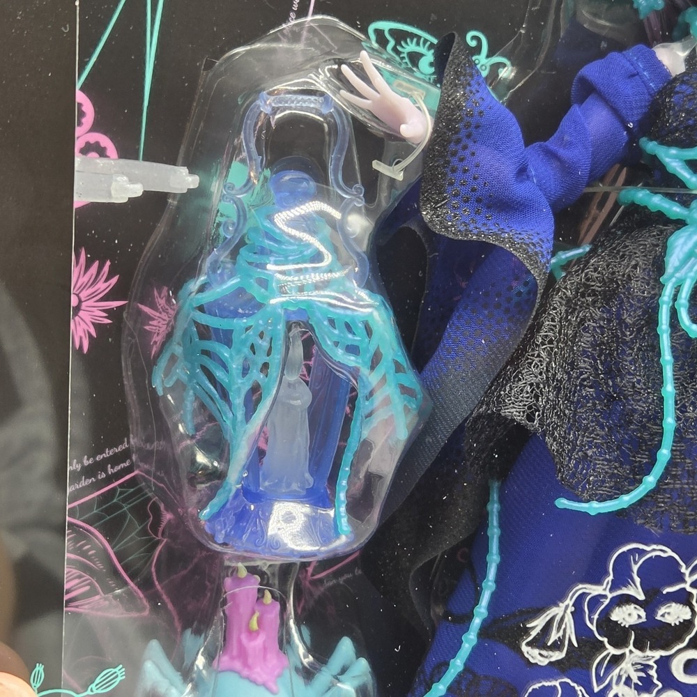 NEW Monster High Designer Series LENORE LOOMINGTON Doll With Mattel Shipper Box - Picture 9 of 16